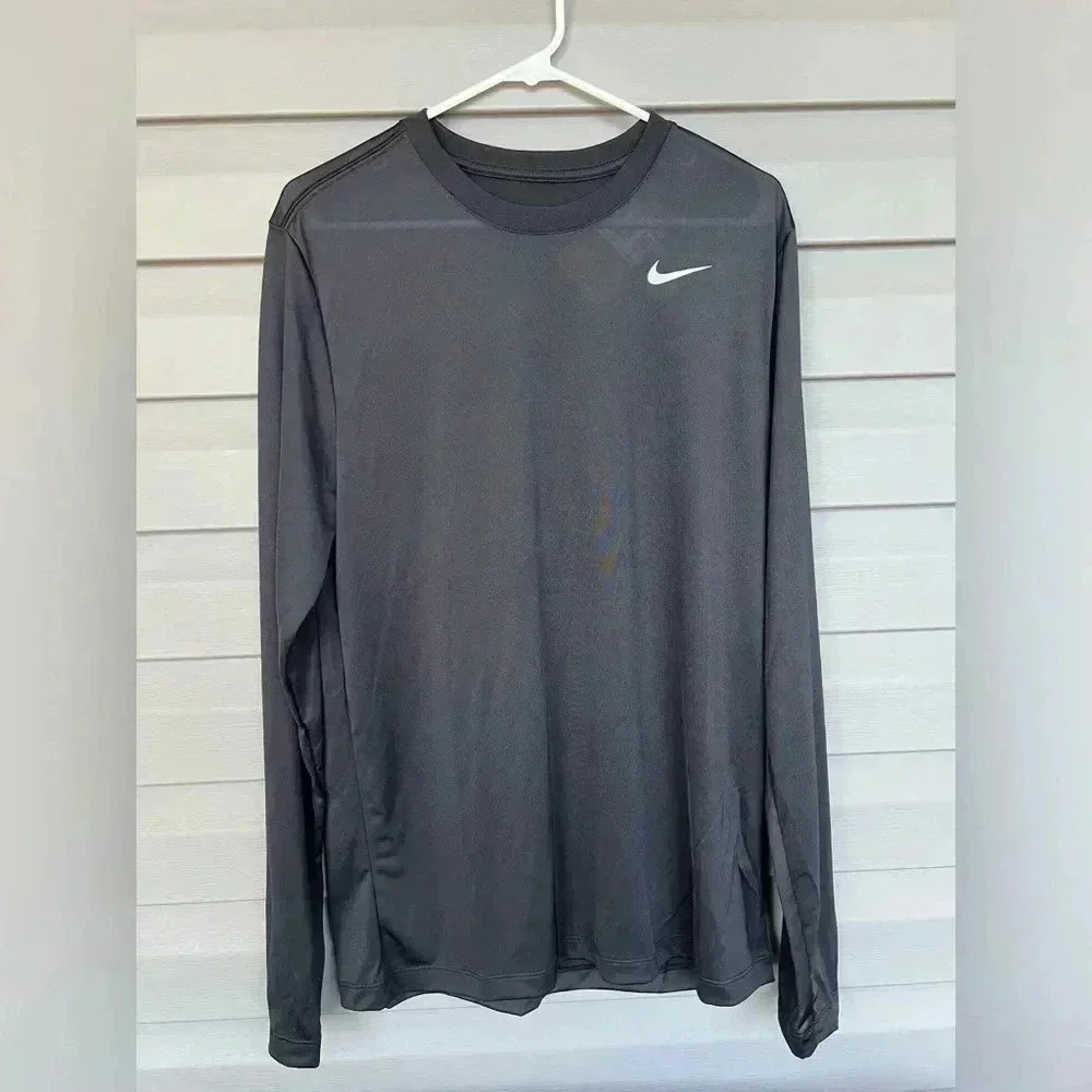 NWT- Nike Dri-FIT Men's Long-Sleeve Training T-Shirt Sz M